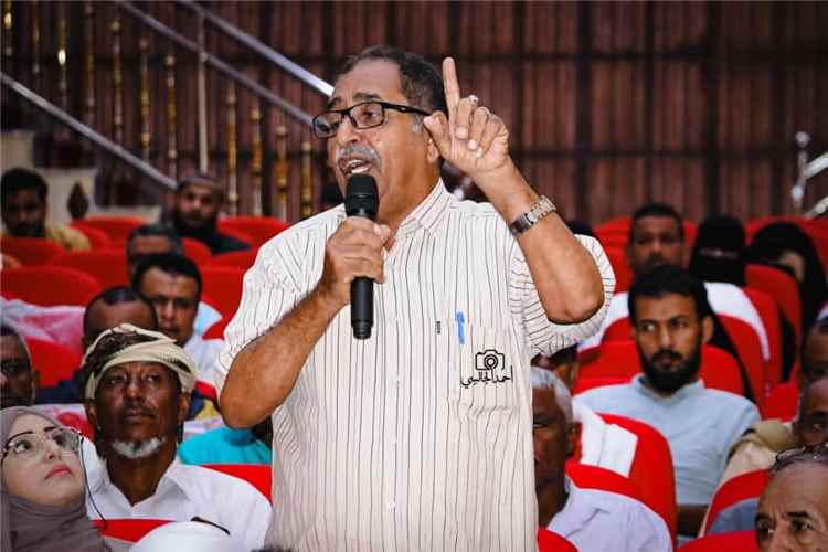 أحمد حميدان يدعو لإعادة بناء اللجان المجتمعية عبر الانتخاب وإبعادها عن التجاذبات السياسية