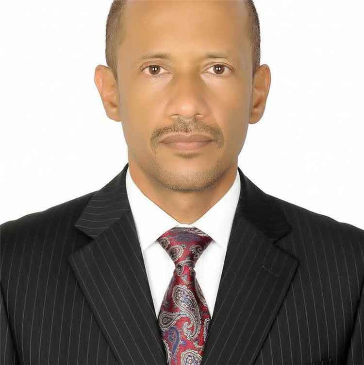 بلاغ يتهم مسؤولا قبليا بتهديد الصحفي أنور العامري وأسرته في مأرب.. ومطالب بتحقيق عاجل وتوفير الحماية