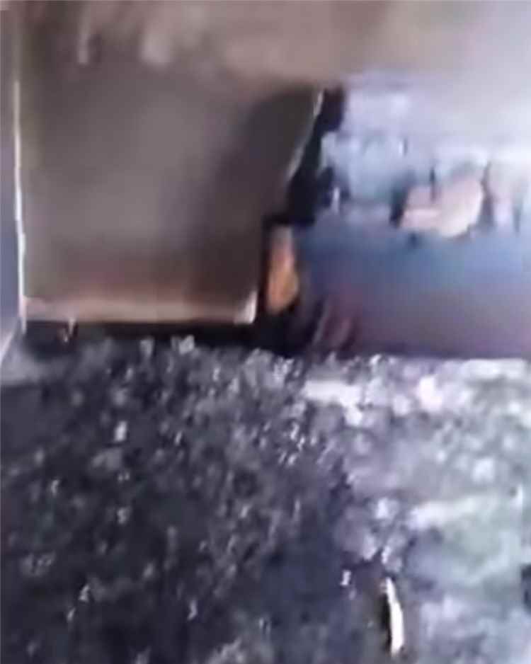 حريق يلتهم منزل نائب رئيس شرطة السير بردفان ودعوات لمساندته