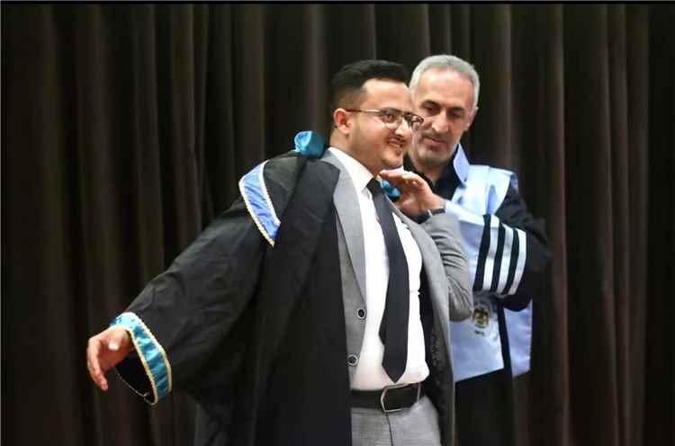 باحث يمني يروي رحلة كفاح مؤلمة: بعت أرض أسرتي لأواصل الدكتوراه.. وحرمتني المحسوبية من دعم التعليم العالي