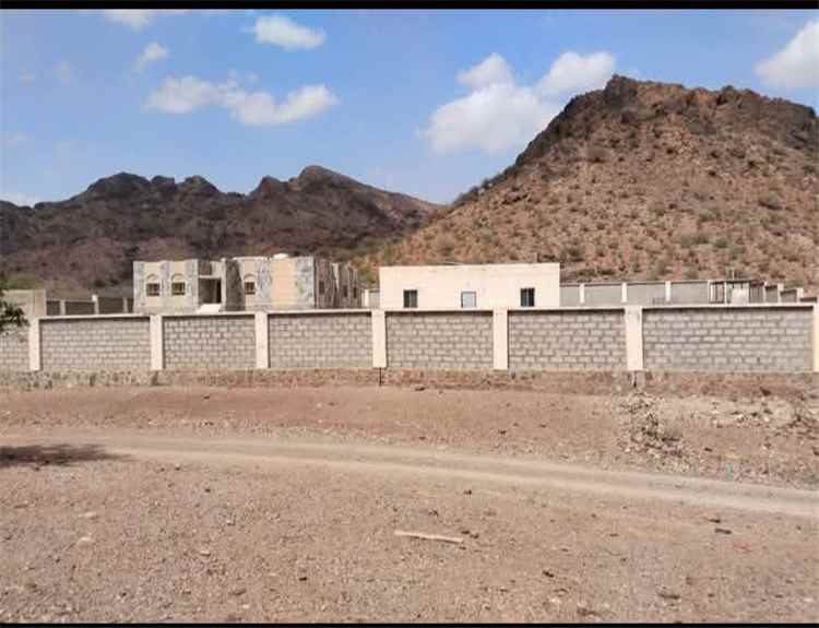 لحج..مطالبات عاجلة بإعادة تشغيل مستوصف الفروخية في المضاربة وإنهاء معاناة المرضى