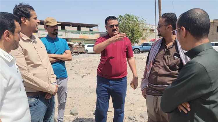 الممول من "مؤسسة السعيد للسيراميك".مدير عام المنصورة يدشن مشروع "إعادة تأهيل دوار بئر فضل" بشارع الخمسين.