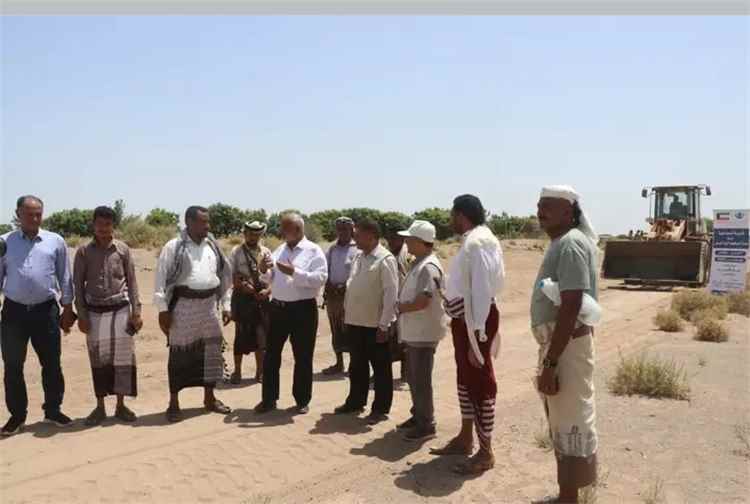 محافظ الحديدة يثمن  الدعم الإنساني الذي تقدمه دولة الكويت عبر مؤسساتها الخيرية لخدمة الفئات الأكثر احتياجاً في محافظة الحديدة..