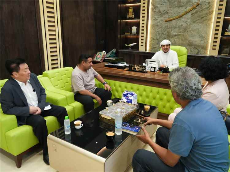 مجموعة القطيبي تبحث مع وفد صيني تأسيس شركة عقارية مشتركة لتنفيذ مشاريع استثمارية في اليمن.