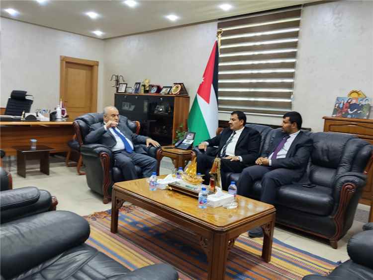 الأردن: نائب رئيس جامعة إقليم سبأ يبحث مع وزير التعليم العالي الاردني تطوير العلاقات الاكاديمية والعلمية.