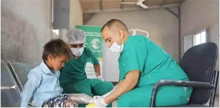 صندوق معاقي الحديدة ينسق تركيب أطراف صناعية لـ 17 مستفيداً بتعز بتمويل مركز الملك سلمان.