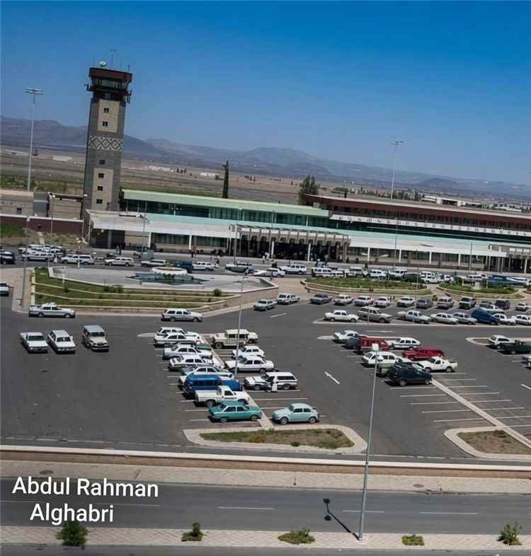 مطار صنعاء... بوابة مفتوحة للنخبة ومغلقة في وجه المرضى وغالبية اليمنيين