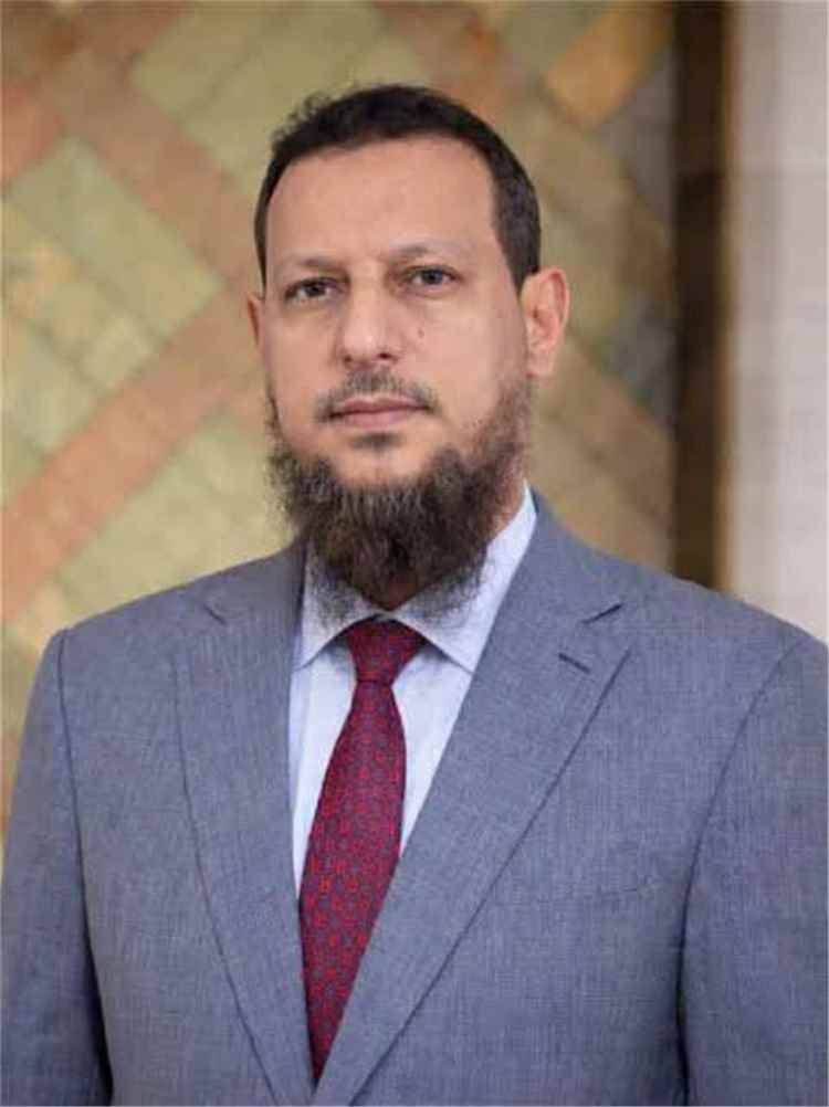 الناشطة شفاء سعيد باحميش: الحكم على محافظ عدن قبل إكمال عام في منصبه لا يستند إلى تقييم منصف