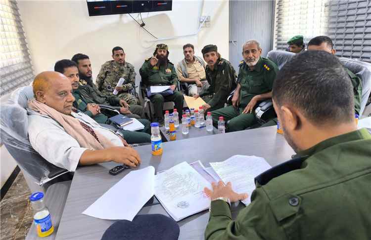 النقيب عبدالكريم الحوشبي يترأس اجتماعًا موسعًا لقيادات شرطة تبن لتقييم الأداء الأمني ومناقشة التقرير النصف السنوي لعام 2026