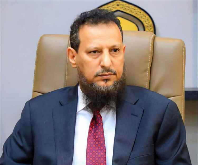 إشادات واسعة بدور محافظ #عدن عبد الرحمن شيخ في مواجهة مراكز النفوذ وتثبيت مداميك الاستقرار