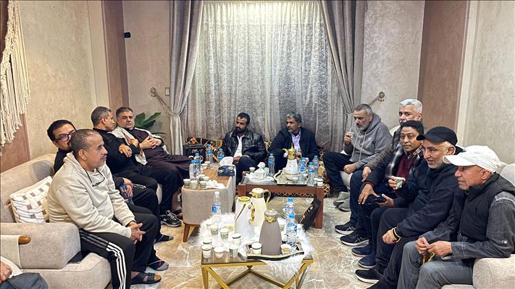 برئاسة الشيخ أحمد صالح العيسي 
قيادة اتحاد كرة القدم اليمني  تعزي المستشارو الأمين العام المساعد للاتحاد في وفاة شقيقتة.