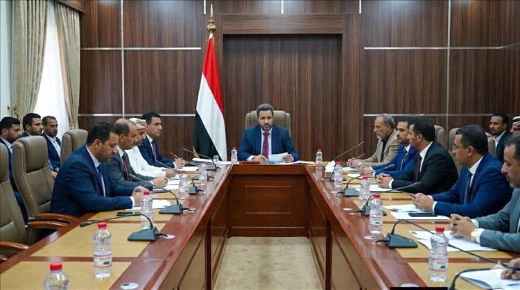 عاجل: أول قرار بعد تسلّمه المنصب… محافظ لحج مراد الحالمي يرفع العلم الجمهوري تنفيذا لتوجيهات عليا