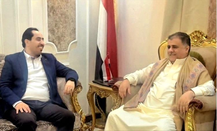 البكري والعيسي يناقشان أوضاع كرة القدم اليمنية والتحديات التي تواجهها في المرحلة الحالية.