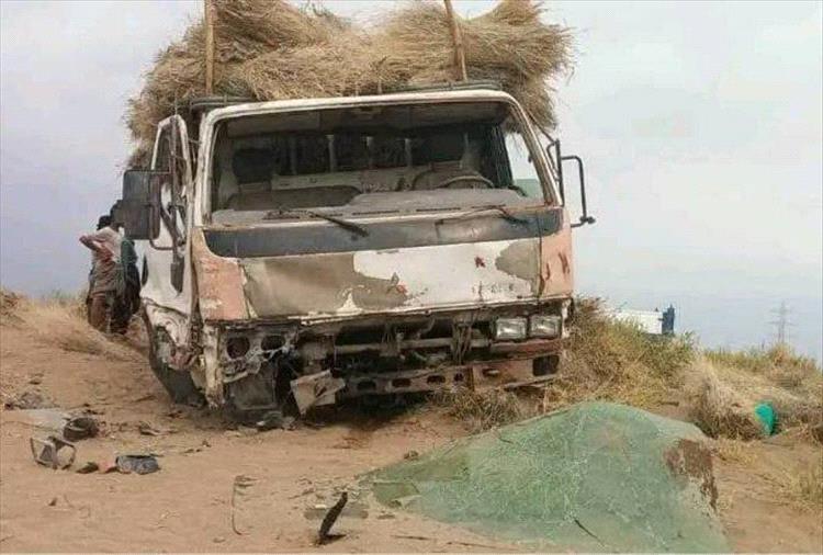ناشط بالخوخة يشكر قائد اللواء الأول تهامة ومدير شرطة الحديدة لسرعة الاستجابة لحادثة لغم وادي عرفان.
