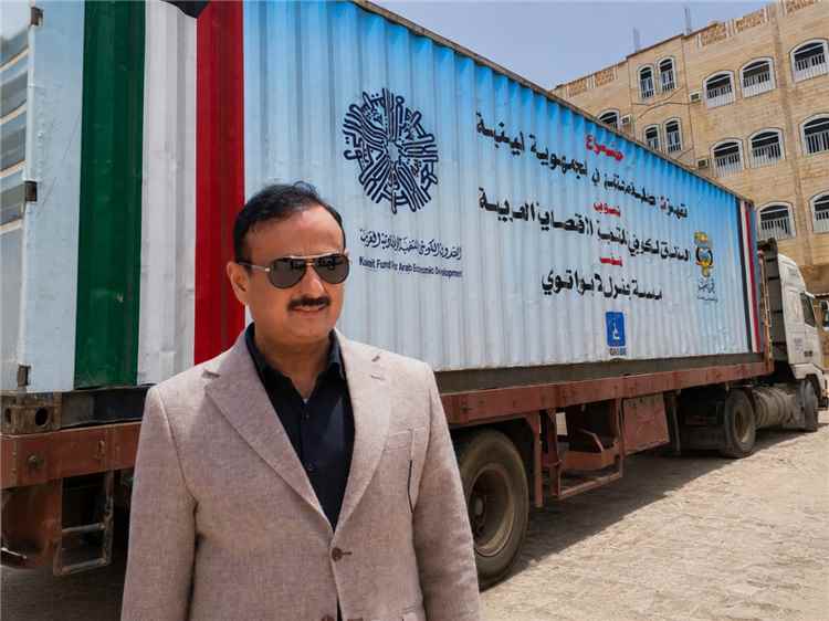 محافظ شبوة يدشن استلام الدعم الكويتي لكلية المجتمع ويؤكد أهمية التعليم الفني في التنمية