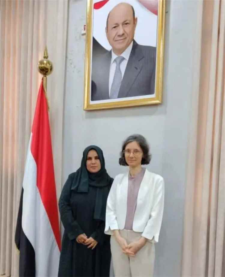 الدكتوره عهد جعسوس والسفيرة الفرنسية كاترين قرم كمون يبحثان تعزيز التعاون المشترك لدعم وتمكين المرأة اليمنية وتفعيل دورها في مختلف المجالات.