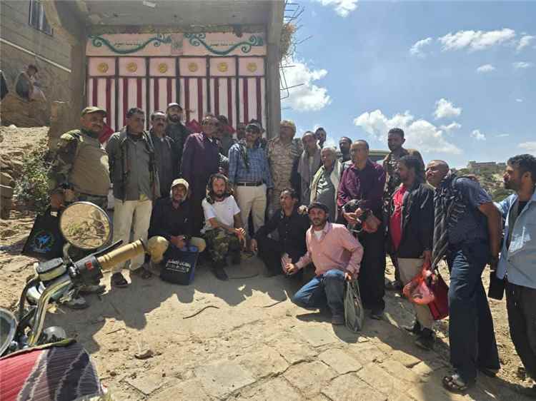 مدير عام الشعيب يفتتح مشروع طريق الصومعة - مهنان بالشعيب