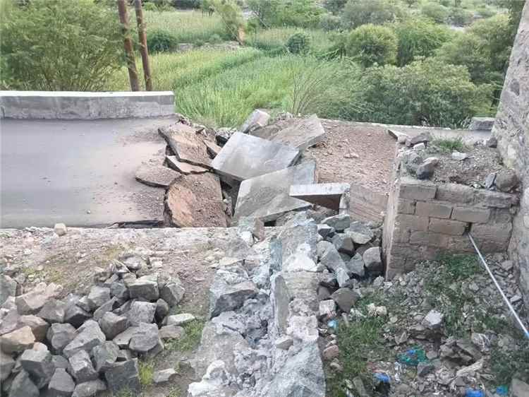 عاجل:بعد أكثر من 12 ساعة من الهجمات.. الح~وثيون يفشلون في قطع خط هيجة العبد