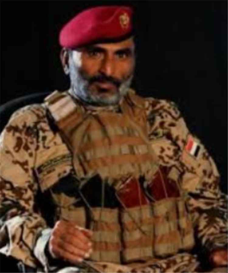 في رسالة مواساة صادقة في كلماتها موجعة في الثقل والفقدان.العميد الكوكباني يعزي الخولاني بوفاة والدته واستشهاد نجله.