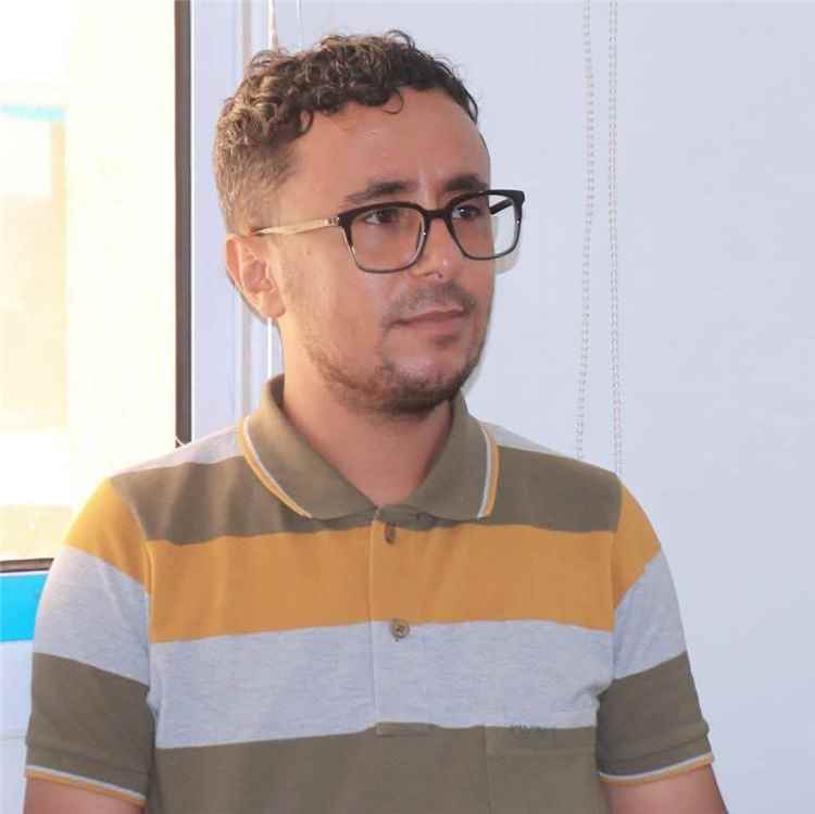 تهديدات تطال رئيس تحرير «منبر الأخبار» على خلفية منشوراته المناهضة للح~وثي>ين