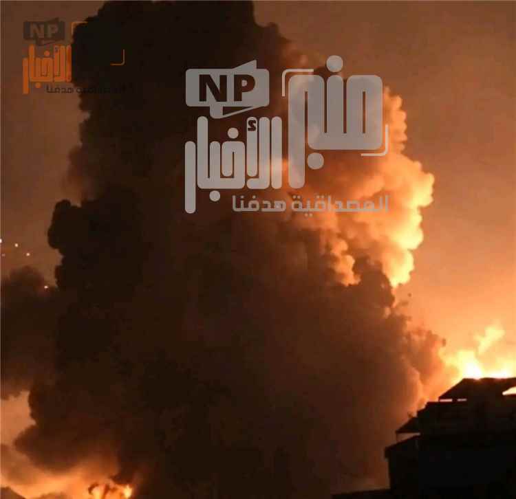 عاجل:شاهد صور.. دخان كثيف يتصاعد في صنعاء عقب غارات جوية استهدفت الحي السياسي