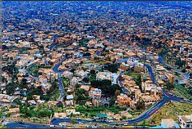 محافظ صنعاء .... تعز تدافع عن الجمهورية وصنعاء هي الهدف.