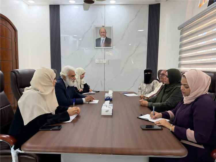الدكتورة عهد جعسوس تؤكد على أهمية تعزيز الشراكة والتنسيق بين الجهات الحكومية والمانحين.