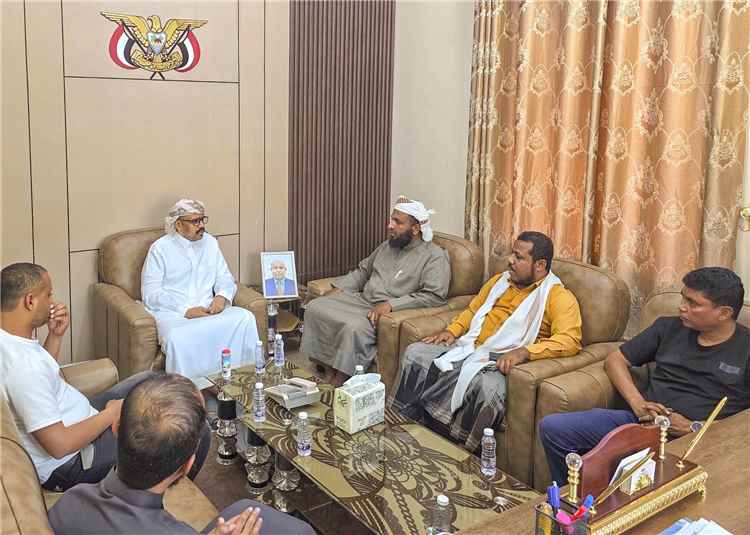 التميمي يلتقي قيادة اتحاد الملتقيات الشبابية التطوعية بحضرموت ويبارك مبادرة "وعي" لكشف زيف الم~ليش~يات الح~وث~ية