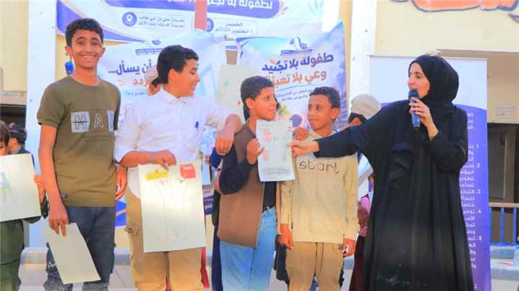 مؤسسة فتيات مأرب تنظم يومًا مفتوحًا للتوعية بمخاطر تجنيد الأطفال والتعبئة الطائفية.
