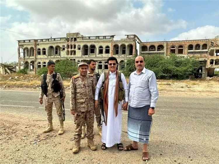 الصحفي فتحي بن لزرق يهاجم قيادة المنطقة العسكرية الخامسة: 15 ألف مقاتل في ميدي.. لماذا لا تتحرك الجبهة؟