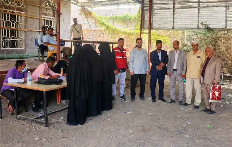 برعاية محافظ الضالع.. الهلال الاحمر اليمني فرع الضالع بدشن توزيع مساعدات نقدية لـ 600 من الحوامل والمرضعات في قعطبة بتمويل ودعم من اللجنة الدولية للصليب الأحمر