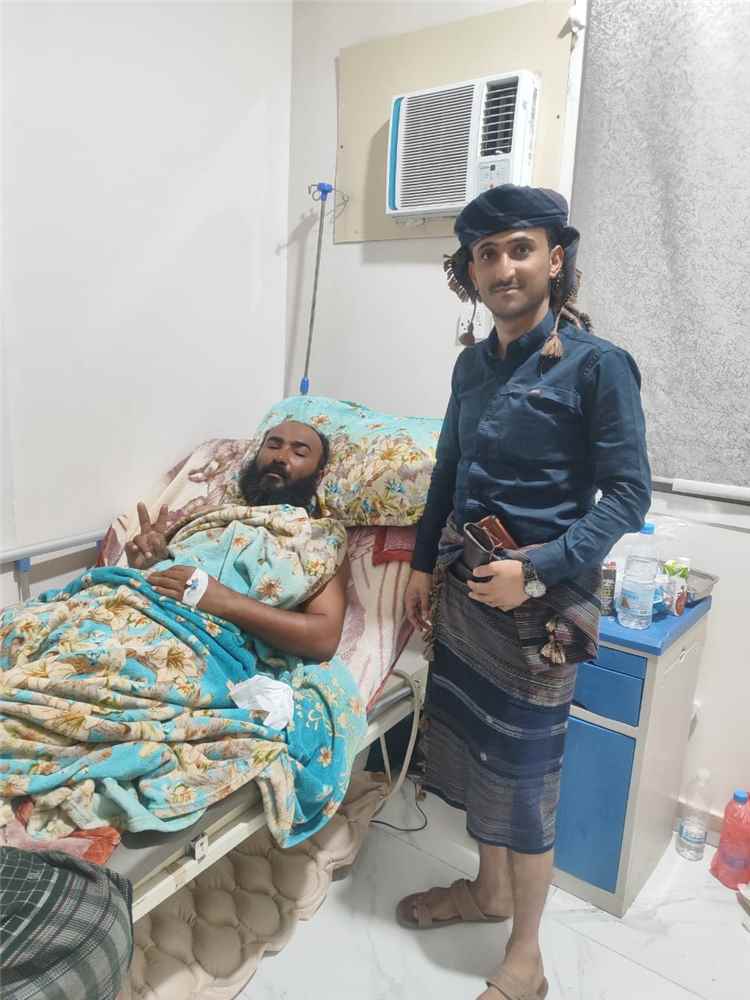 -رئيس حلف أبناء الحواشب يزور القائد أنيس الرفاعي الحوشبي ويشيد ببطولاته الخالدة في ميادين الشرف-