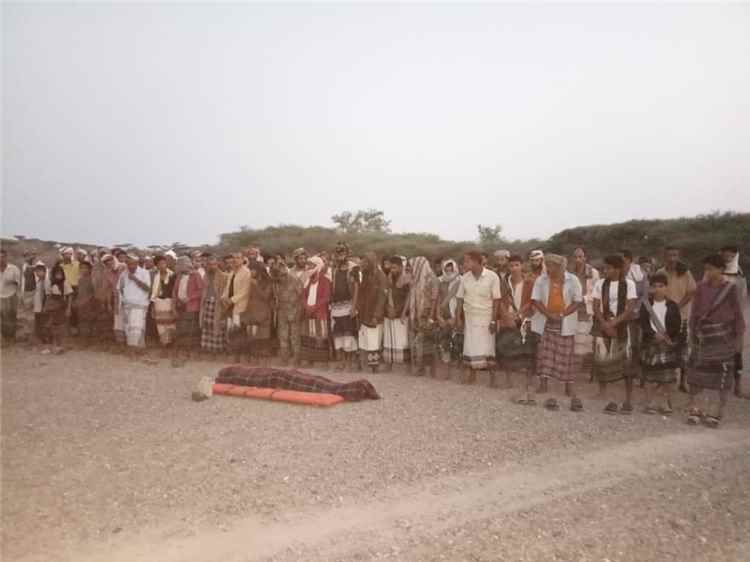 وسط حضور أمني وشعبي واسع...تشييع جثمان الجندي أيمن فهمي الحوشبي إلى مثواه الأخير في المسيمير
