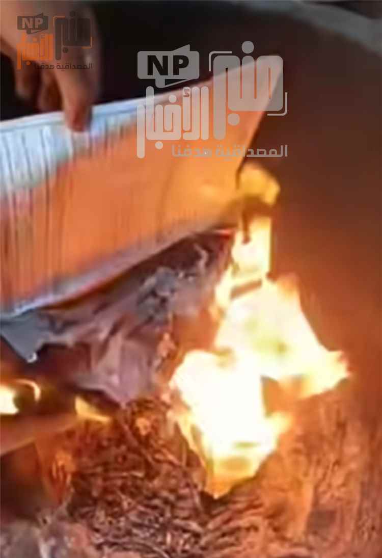 عاجل:عندما قام بإحراق هذه الأشياء..مواطن في التربة بتعز يفاجئ ملي~شيا الح~وثي(شاهد صور)