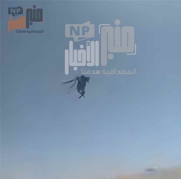 عاجل :شاهد صور.. لحظة مروحيات الأباتشي تلاحق عناصر ملي~شيا الح~وثي في صحاري مأرب