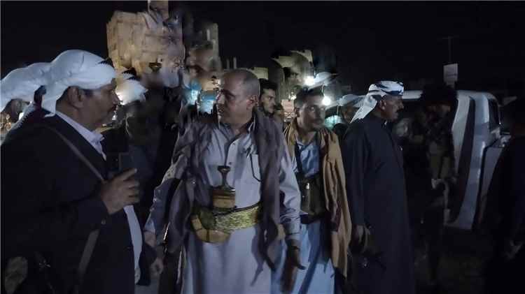 عاجل:المخلافي يزور جبهتي المطار القديم والدفاع الجوي بتعز