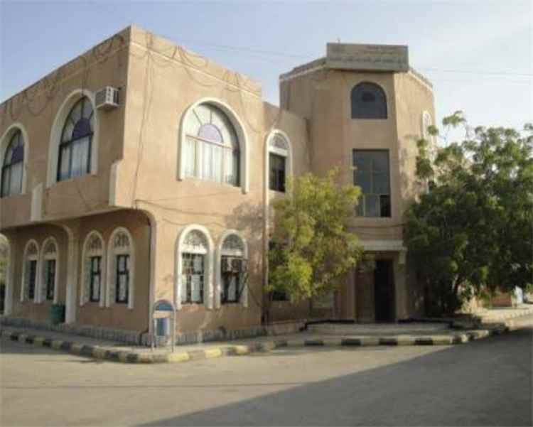 الحو..ثيين يحولون معاهد الحديدة المهنية إلى ملكيات خاصة.