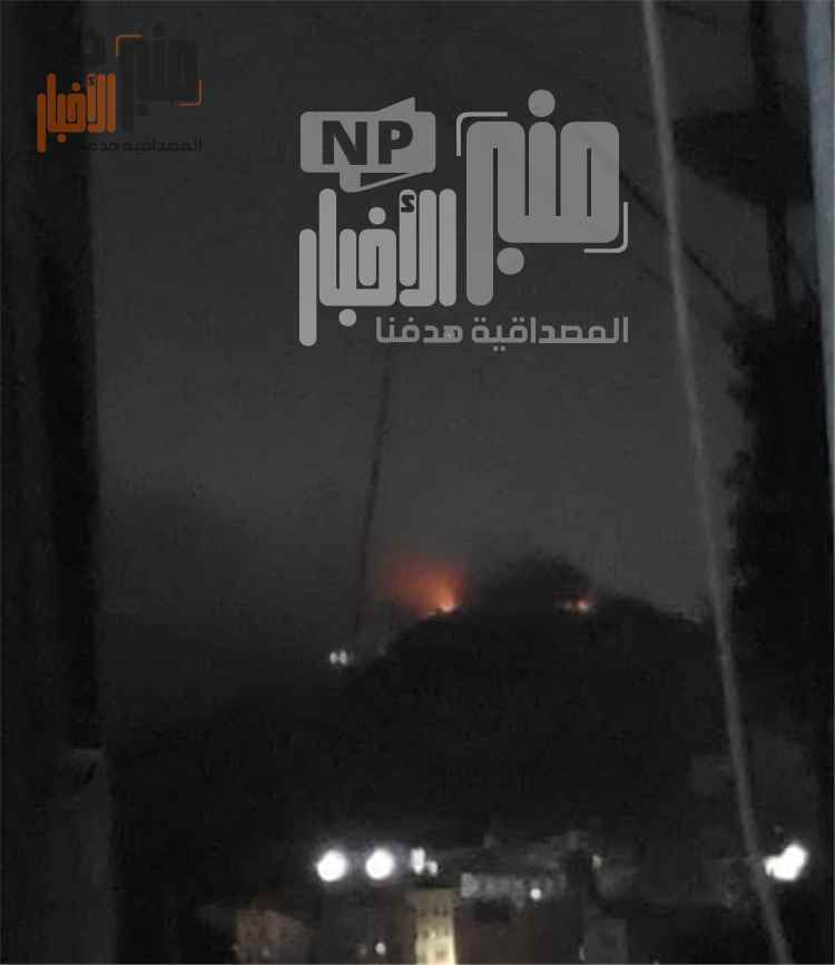 عاجل:شاهد صورة..غارات جوية عنيفة شرق تعز تحوّل الليل إلى نهار