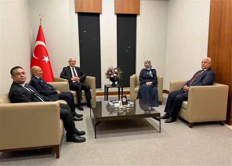 وصول وزيرة الخارجية اليمنية الى تركيا في زيارة  رسمية.