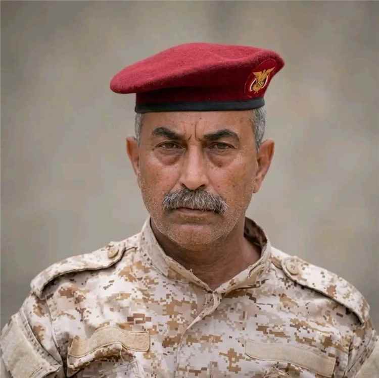عاجل: للمرة الثالثة..ملي~شيا الح~وثي تقتحم منزل الشهيد طه عون القدسي في تعز وترويع النساء والأطفال بحثا عن نجليه