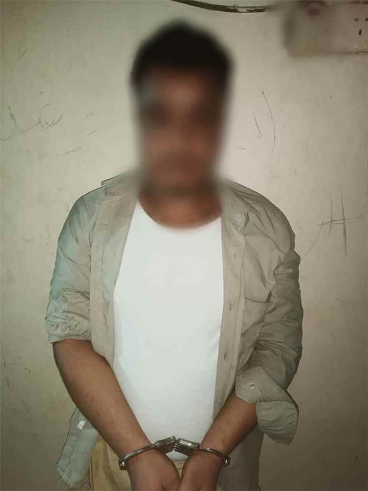 قوات الأمن الوطني بعدن تلقي القبض على متهم بجريمة قتل فرّ من السجن المركزي بتعز