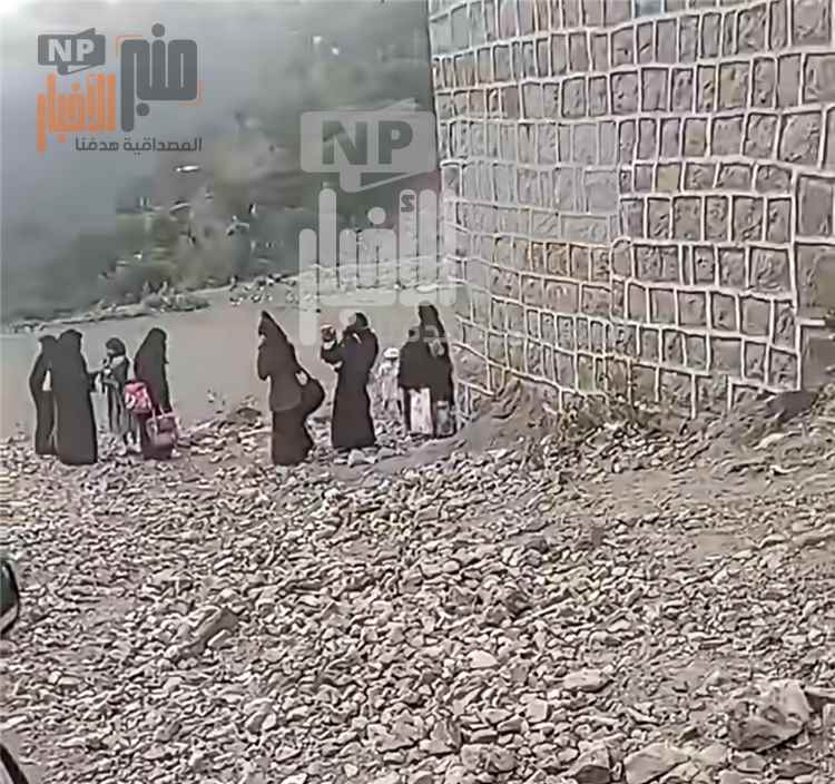 عاجل:جريمة تهجير وحشية في تعز.. ملي~شيا الح~وثي تقتحم قرية أكمة الرهن بنيران كثيفة