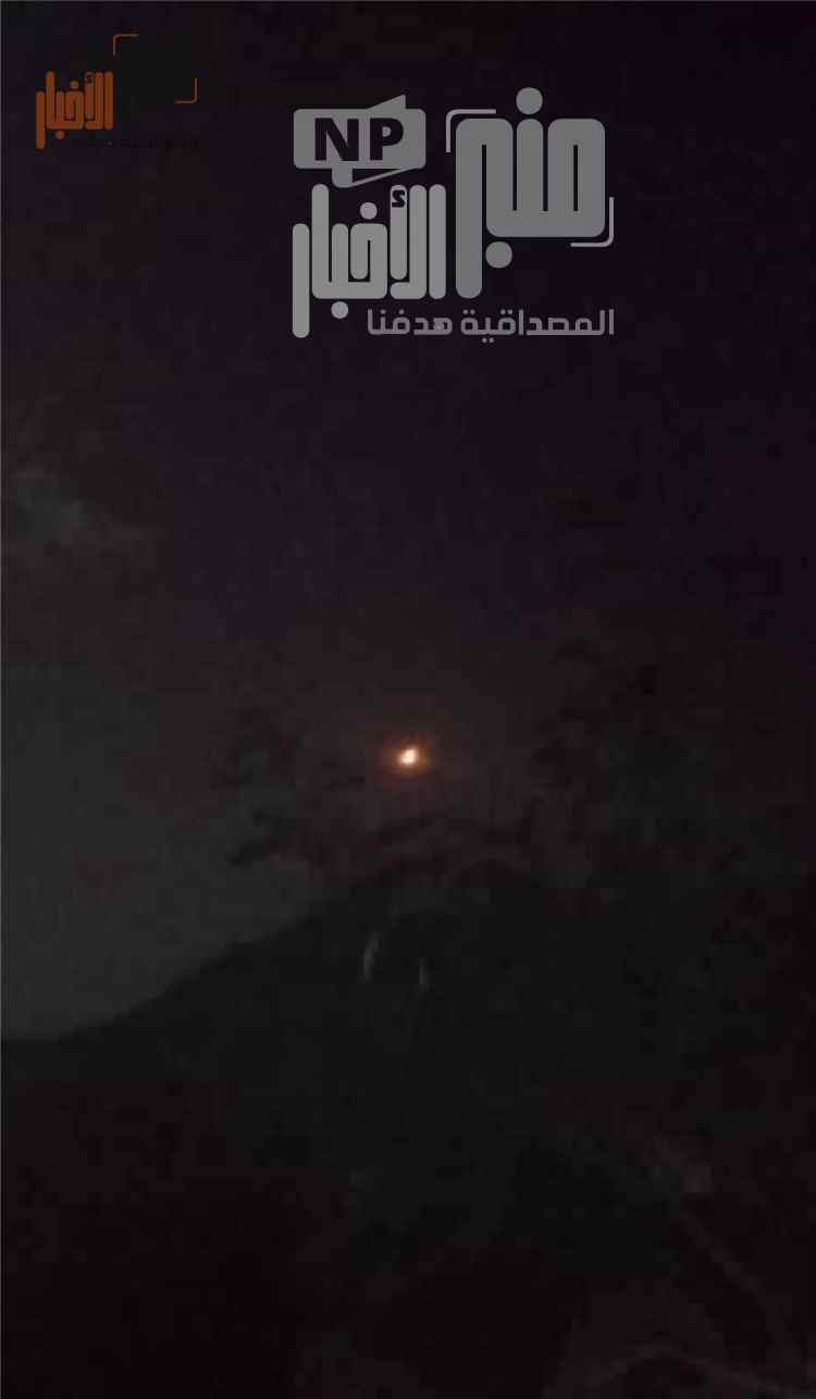 عاجل:صورة حصرية توثق غارات جوية تستهدف مواقع وثكنات للح~وثيين في الوازعية غربي تعز