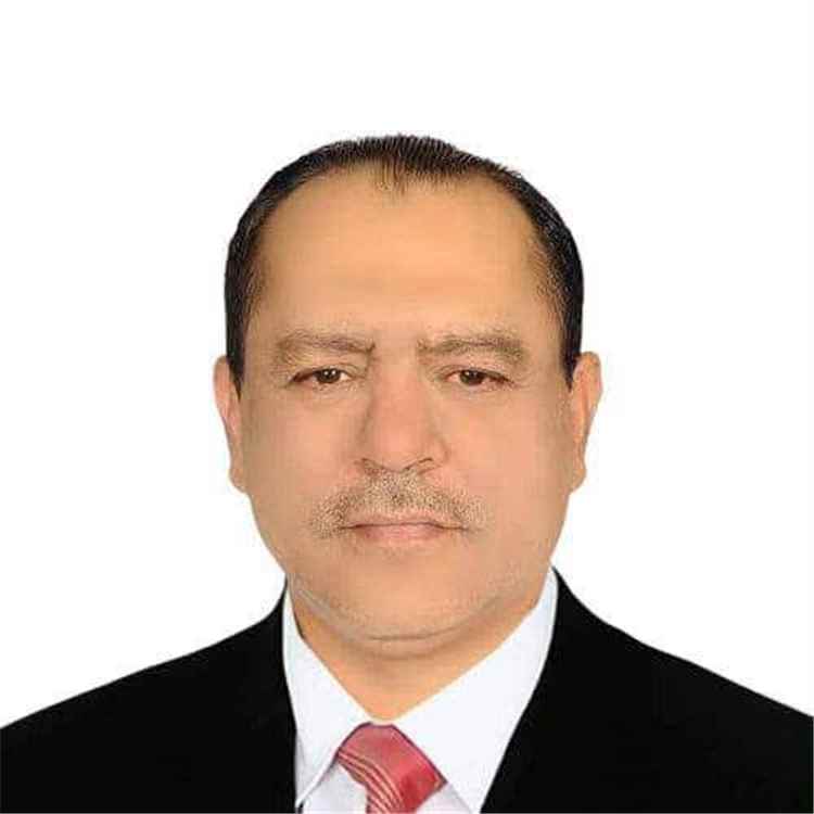 تعز..مالك مركز طبي يعلن تقديم خدماته مجانا للمقاتلين حتى انتهاء الحرب