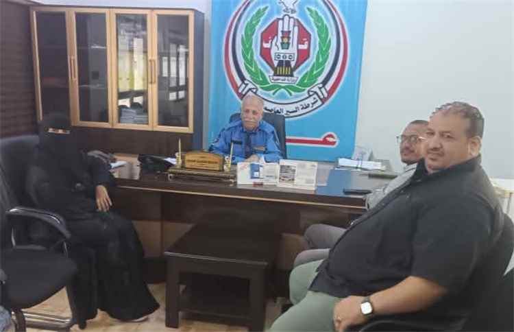 مبادرة صيرة للسلام والتنمية تبحث مع شرطة السير في عدن حلولاً عملية لتحسين حركة المرور
