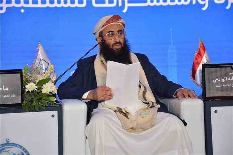 وزير الاوقاف: ميليشيات الحوثي حولت استهداف النشء من خطر تربوي الى مشروع يمس الاسرة والمجتمع