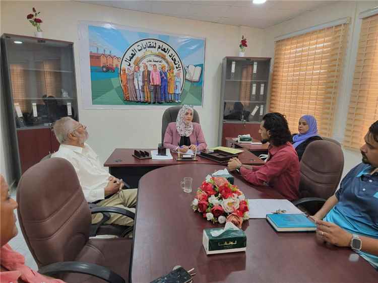 «ماذا بعد يا إدارة مستشفى الجمهورية؟».. اتحاد نقابات عمال عدن يصعّد ملف شكاوى العاملين