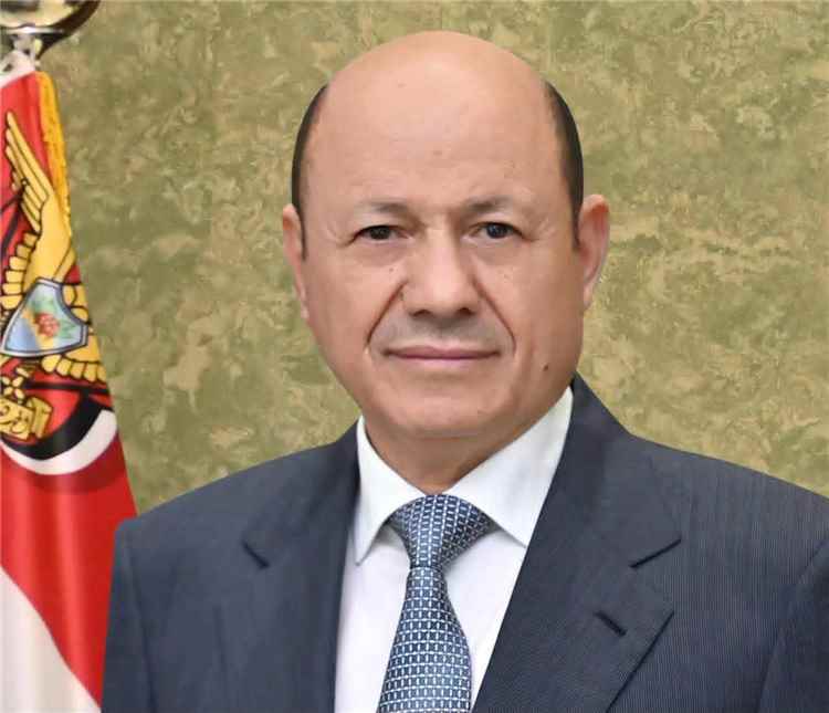 عاجل:رسميا الرئيس رشاد العليمي يعلن إتخاذه هذه الخطوة