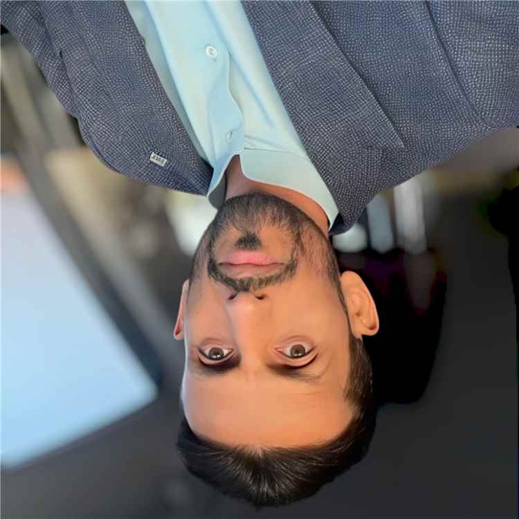 فيسبوك تحذف حساب عادل الحسني بسبب مواقفه مع ملي~شيا الح~وثي