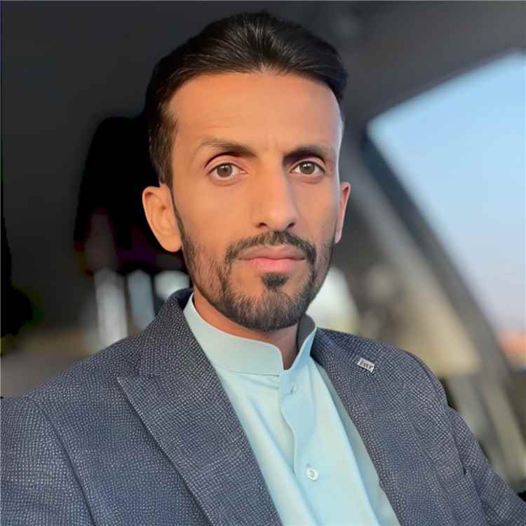 شاهد صور خل~يعة..فضيحة من العيار الثقيل يقف خلفها عادل الحسني